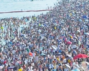 客流爆棚 多地限流停票