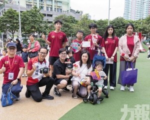 以花傳情弘揚孝親文化