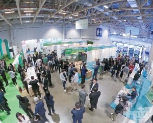 帶動非博彩收入8.4億升29.4%