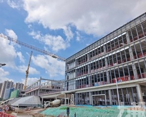 地底污水廠上蓋建體育館