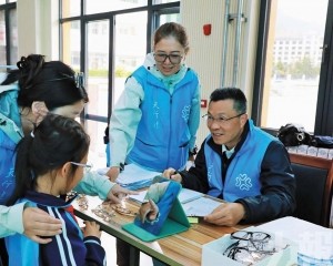 為學生提供視力及口腔健康服務