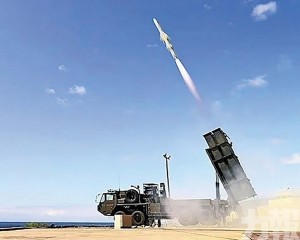 長程飛彈發射器首度公開亮相