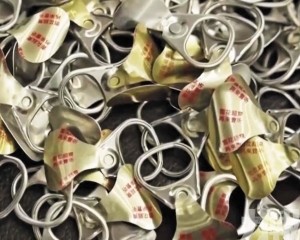 騙取近700箱啤酒被捕