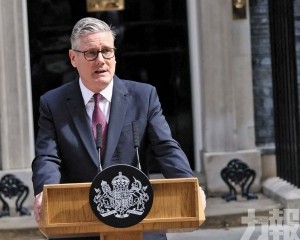 成英國十年內第六位下台首相 