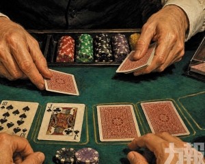 三中國客輸逾五萬美元