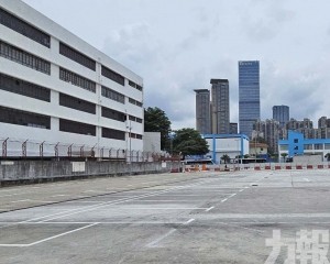 設198貨車及電單車泊位