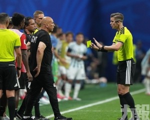 指責FIFA硬留美斯