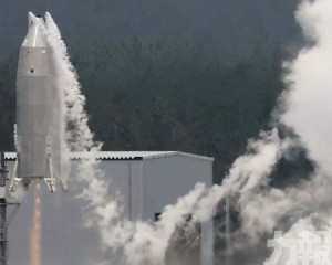升至11米後成功著陸