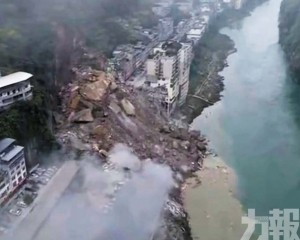 網格員逐戶疏散逾千居民