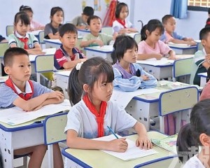 一年近三萬間小學幼稚園關閉