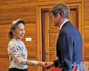 與紅十字代表會面
