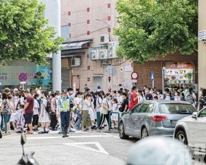 教青局籲家長學生提早出門