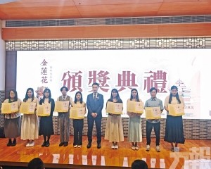 逾千學子手寫投稿展真情