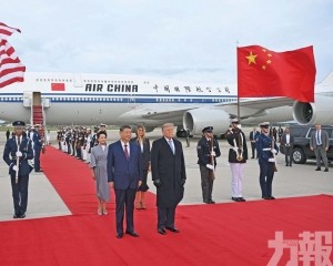 美國總統接機釋何訊號？