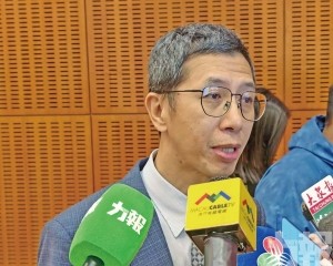 考慮推「孖更」制度互相監督