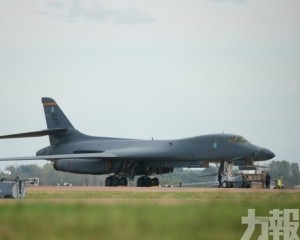 緊急撤回12架轟炸機