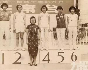 鏡海之濱升起第一面五星紅旗
