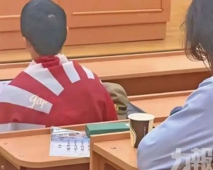 遭遣返回國開除學籍