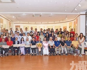 梁少美丹青三十載作品展在穗揭幕