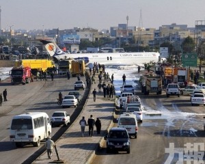 伊朗客機衝出跑道無人傷亡