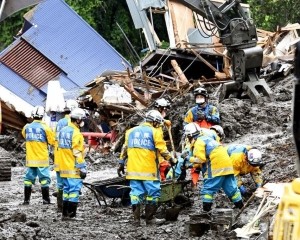 日本靜岡縣山泥傾瀉已致10人遇難 