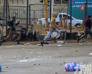 南非騷亂增至117人死亡