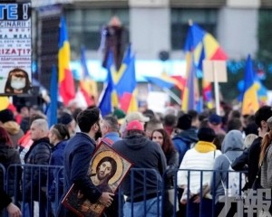 羅馬尼亞逾萬人上街示威