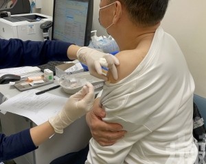 衛生局：判斷上與疫苗無關 正調查中