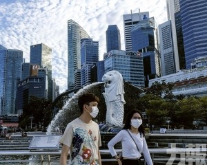 新加坡央行三年來首度收緊貨幣政策