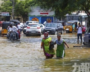 印度南部遭暴雨襲擊至少10人死亡