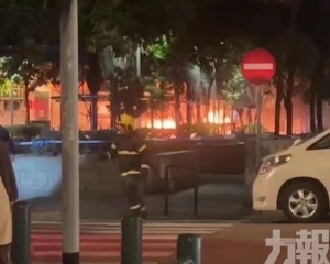 今早祐漢新村第七街兩電單車著火燃燒