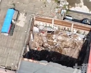 鄭州游泳池天花板倒塌 3死9傷