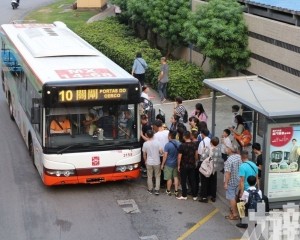 公共巴士服務將於7時起陸續恢復