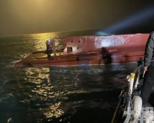 12船員3人獲救9人失聯