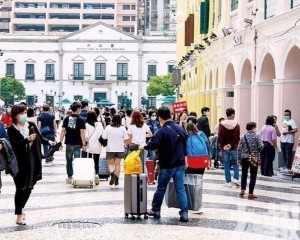 香港旅客35.6萬人次升七倍