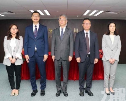身份證明局局長周偉迎及副局長陳婉麗就職
