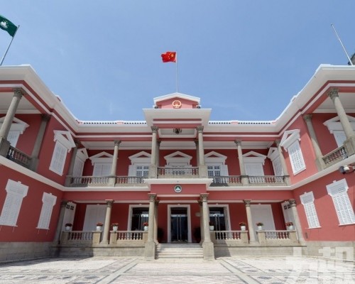 行政長官祝賀神舟十五號載人飛船成功返回