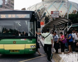 八號颱風信號下公共交通安排