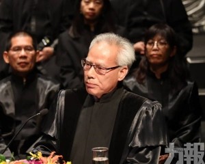 岑浩輝續任終審法院院長三年