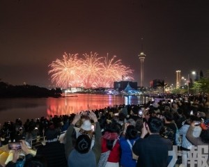 絢麗煙花共慶特區25周年