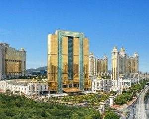 經調整EBITDA近33億升16%