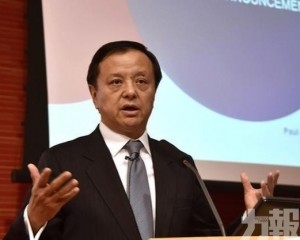 擬納李小加為董事
