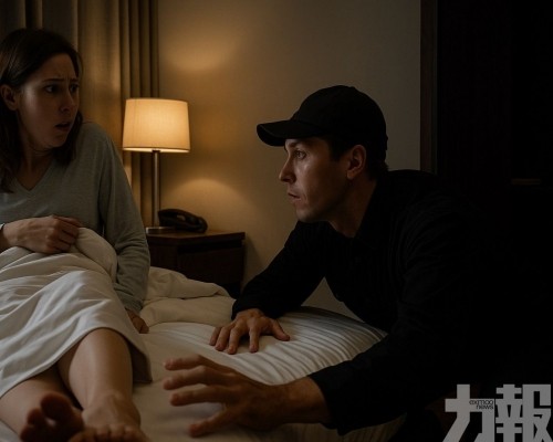 女客深夜「被人摸腳」