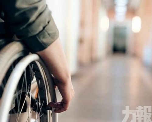 遭判囚三年半