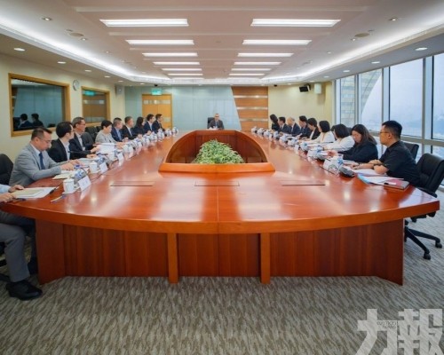戴建業：深入分析本地勞動市場狀況