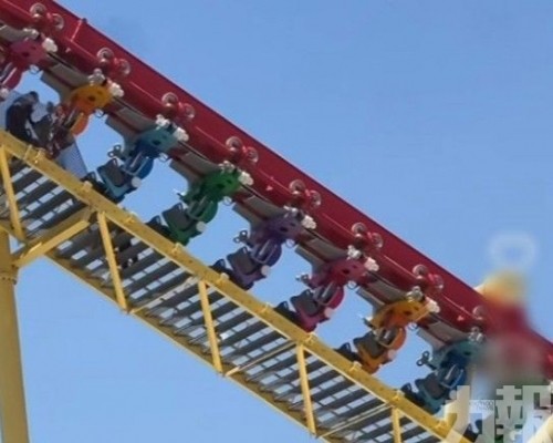 遊客大熱天掛空中40分鐘