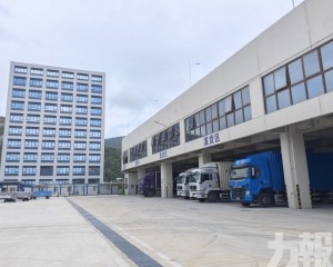 助力荔枝「南果北運」次日達