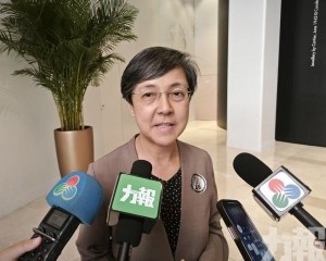 文綺華：或重新檢視全年旅客預測數字