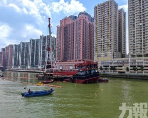 兩艘沉沒漁船完成打撈及拖離
