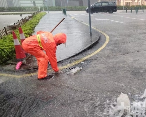 市政署緊急應變小組跟進黑色暴雨水浸情況